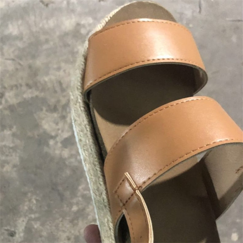 Lässige orthopädische Sandalen