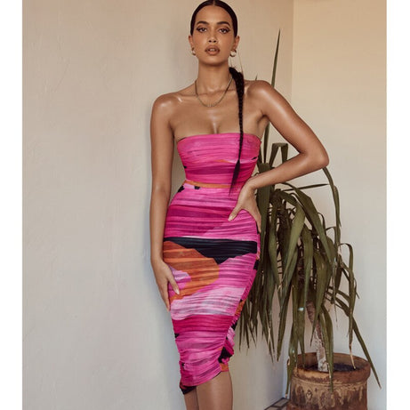 Trägerloses, figurbetontes Abendkleid