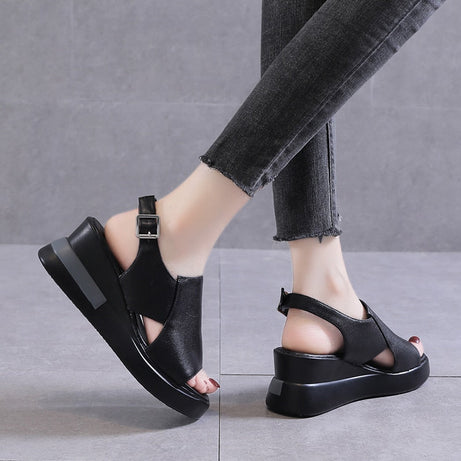 Orthopädische Keilsandalen
