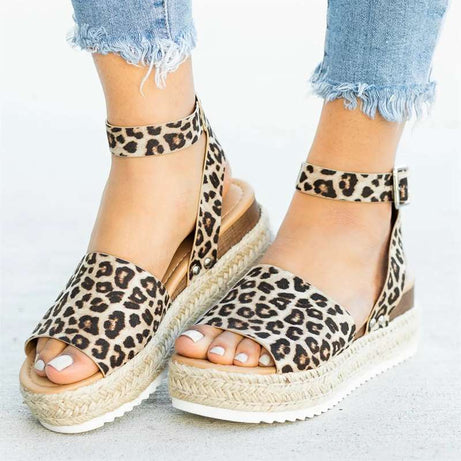 Lila Keilsandalen