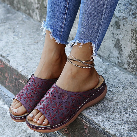 Orthopädische Keilsandalen mit offener Zehenpartie