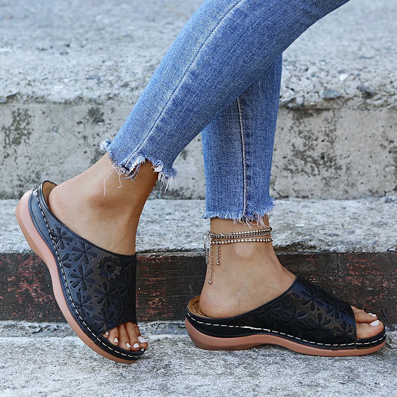 Orthopädische Keilsandalen mit offener Zehenpartie