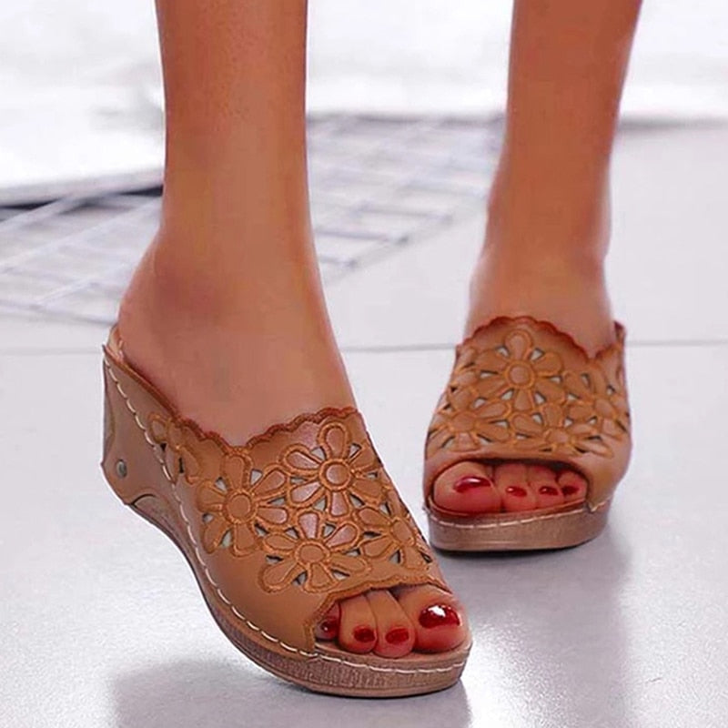 Orthopädische Retro-Keilsandalen für Damen