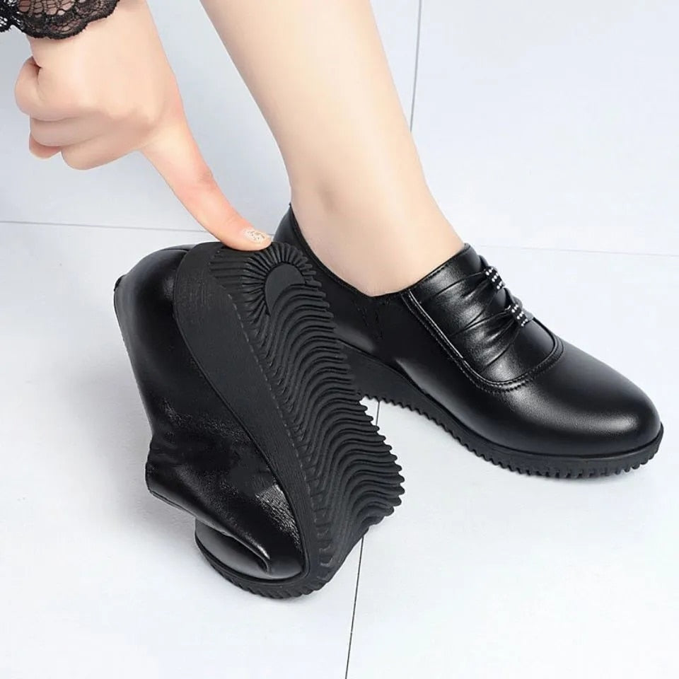 Flache Damenschuhe aus Kunstleder von Zinda