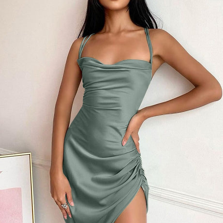 Carla, figurbetontes Kleid aus Satin