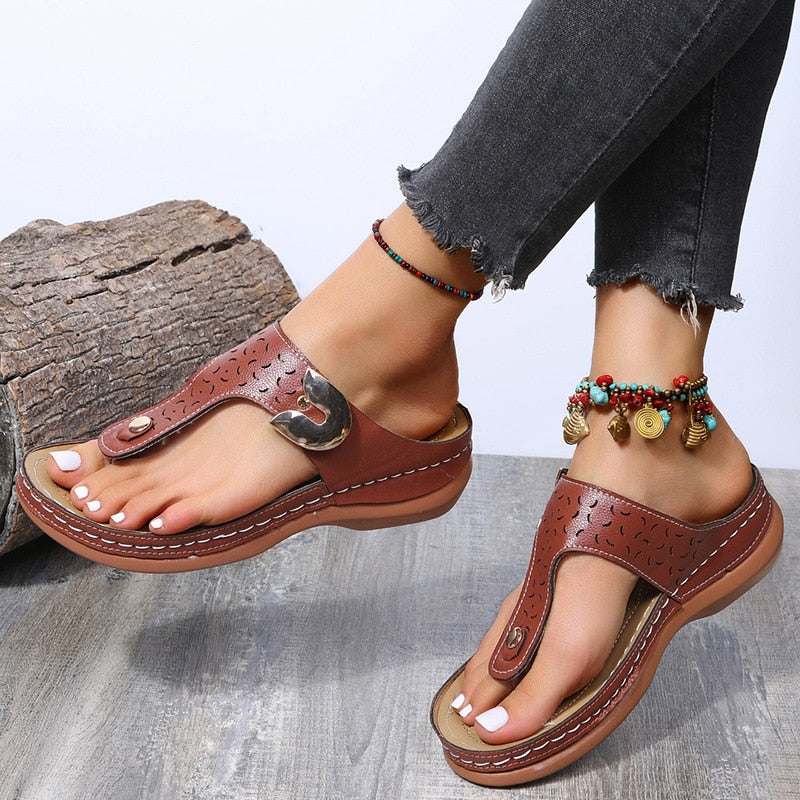 Orthopädische Keilsandalen mit offener Zehenpartie