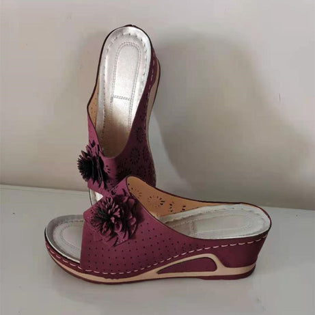 Blumengeflochtene Keilsandalen – atmungsaktiv – Übergröße