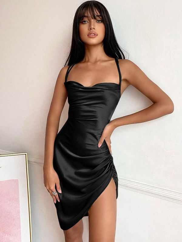 Carla, figurbetontes Kleid aus Satin