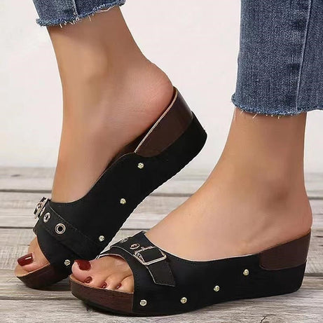 Slip-On-Keilsandalen für Damen – Gazanna