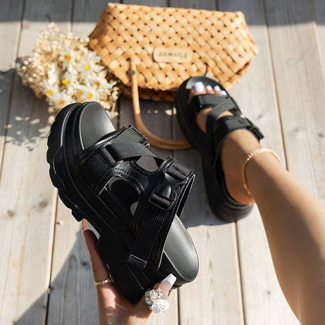 Lässige Sportsandalen für Damen – Matriz