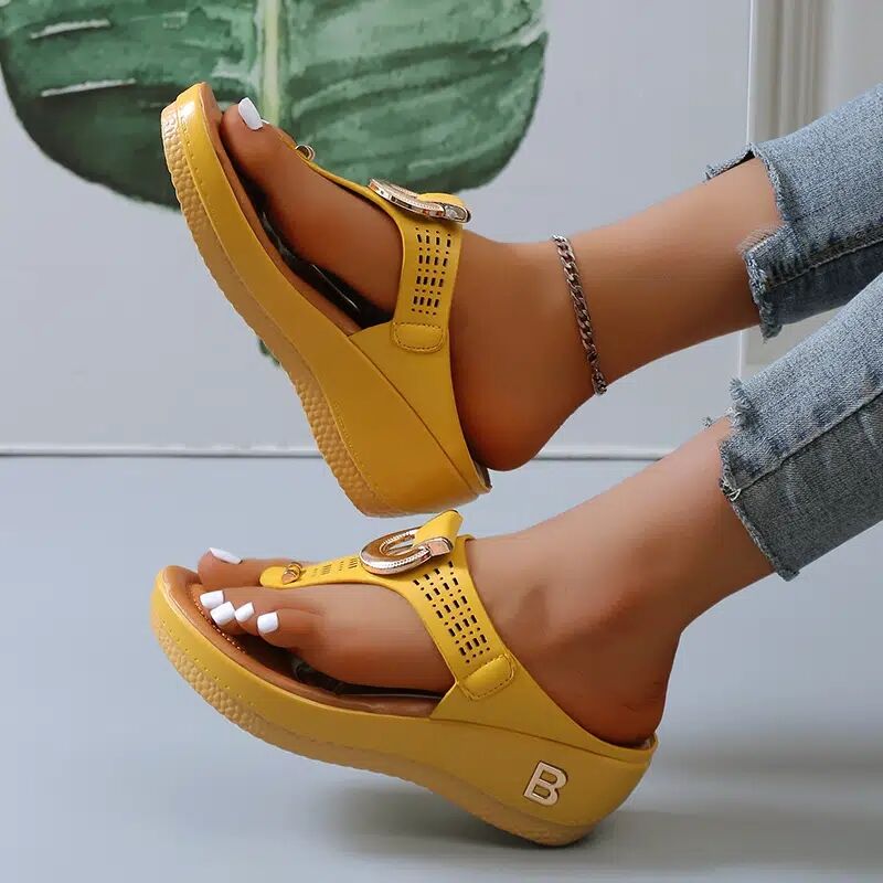 Orthopädische Keilsandalen mit offener Zehenpartie