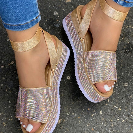 Bequeme Keilsandalen