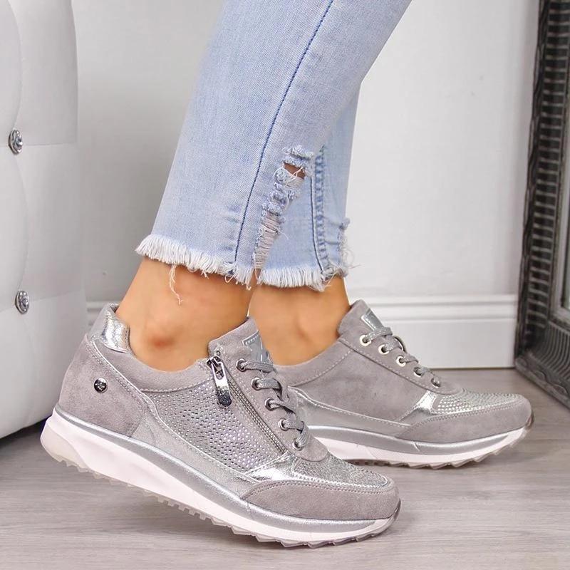 Chaussures orthopédiques décontractées pour femme.