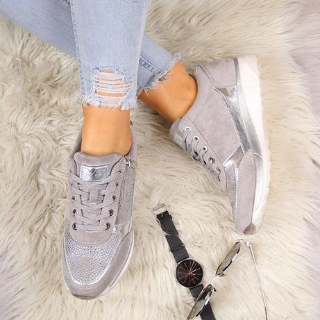 Chaussures orthopédiques décontractées pour femme.